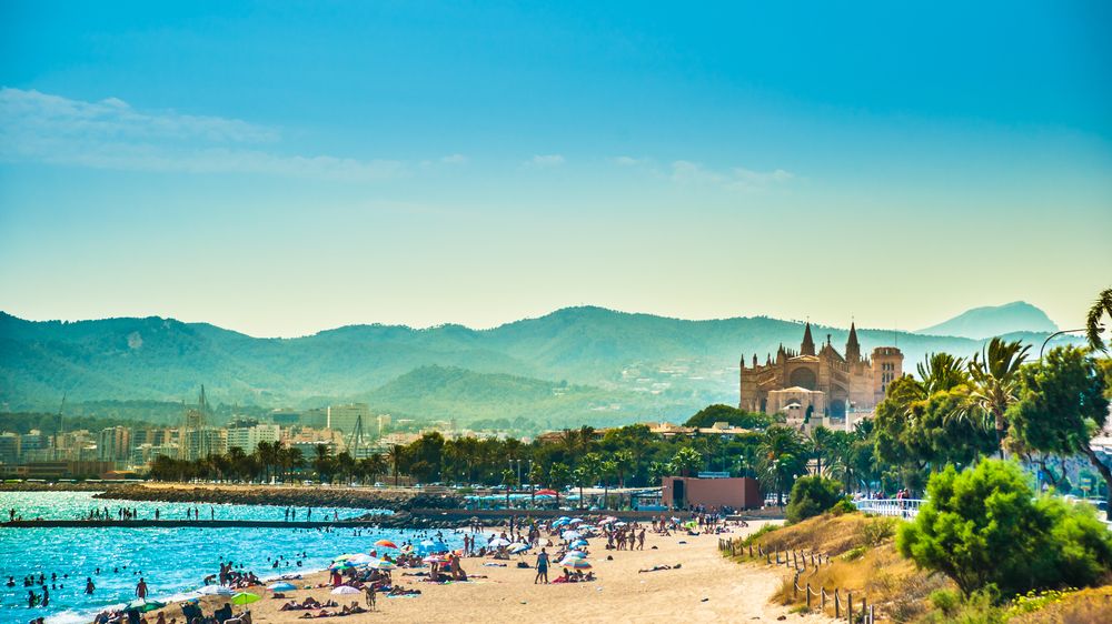 Vláda Baleárských ostrovů přijala dekret proti pijácké turistice